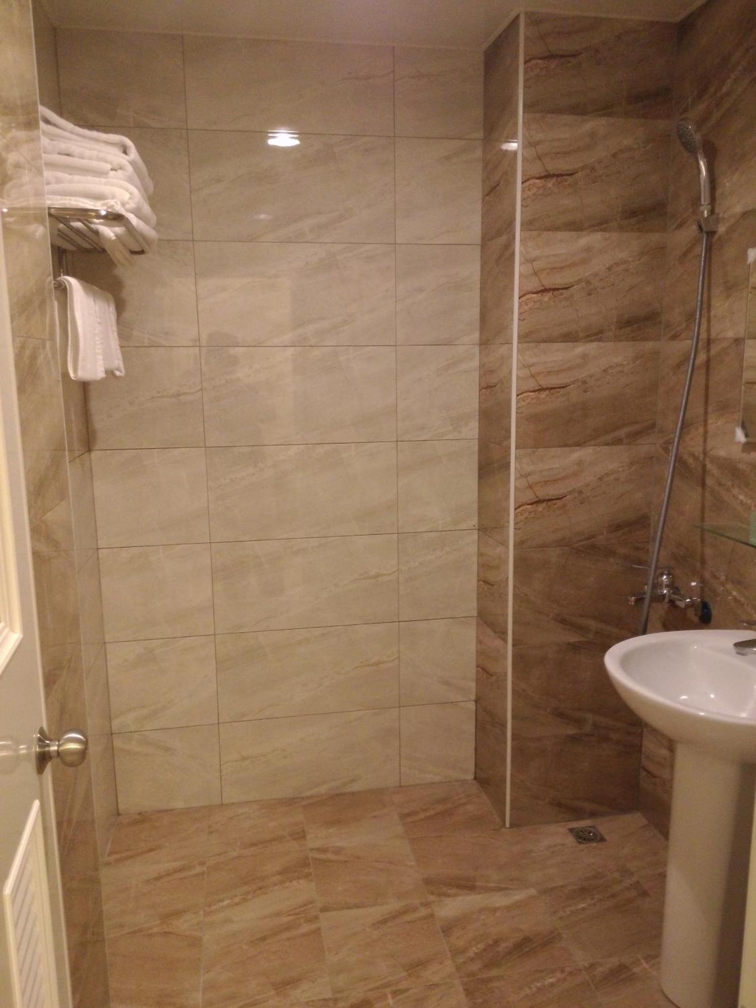 Tilon Hotel Pingtung Екстериор снимка
